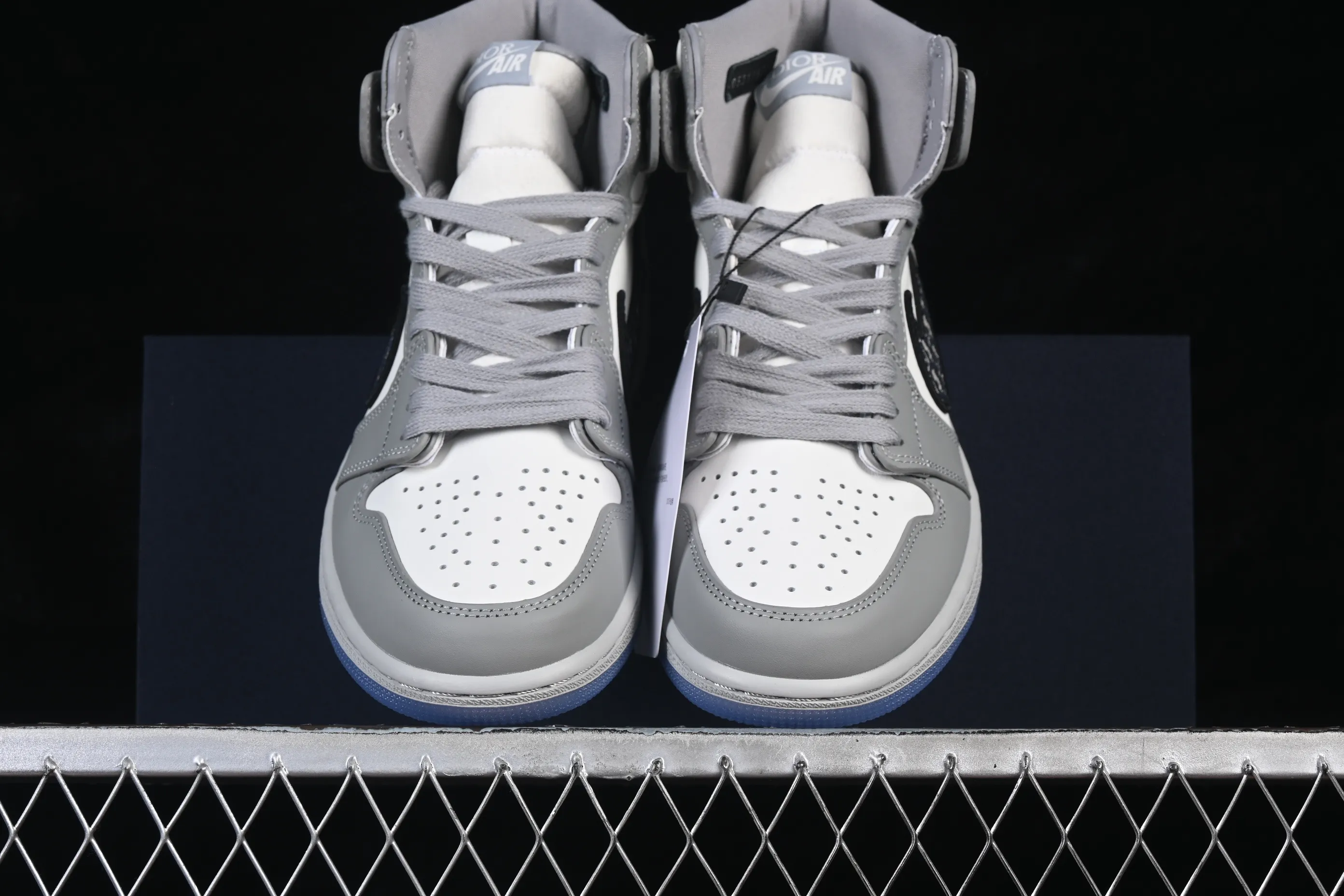 All categories Air Jordan Jordan series basketball shoes Air Jordan 1 High Dior x Air Jordan 1 Low AJ1 Joe 1 Dior joint white gray high top CN8607-002